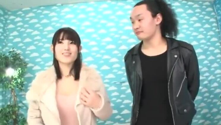 Intenta buscar a la chica japonesa en el clip de Crazy JAV, míralo.