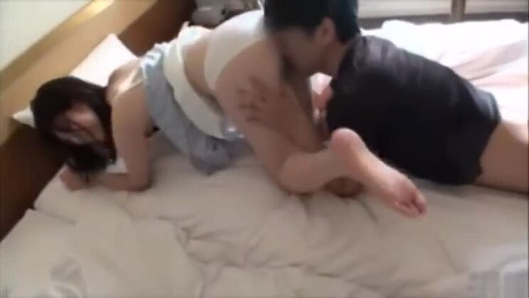 Mira a una chica japonesa en un increíble video JAV como en tus sueños.