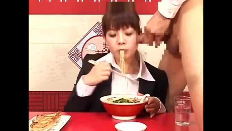 Bukkake comida parte 3 (censurado)