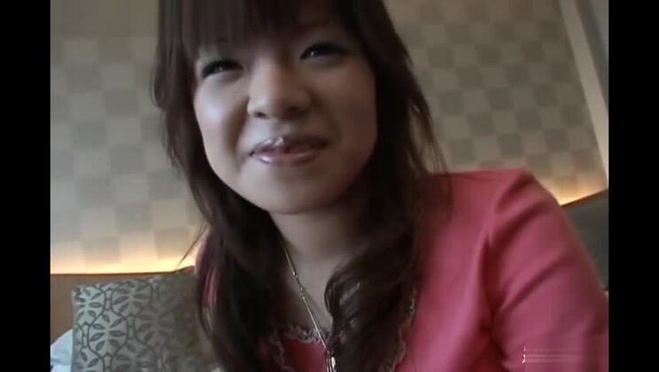 Fabulosa zorra japonesa en Horny Handjobs, escena JAV amateur