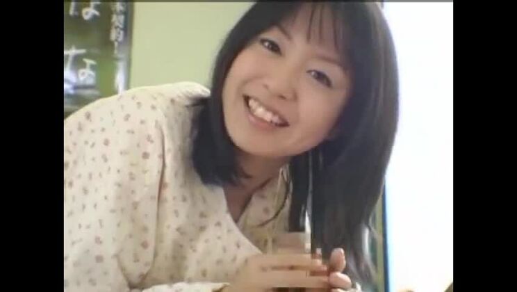 Nana Nanami, chica japonesa, mamada en primera persona