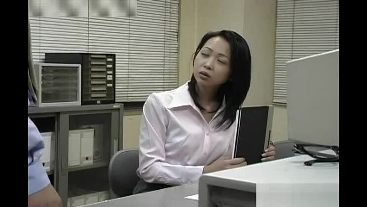 Fabulosa modelo japonesa en una película porno amateur exótica.