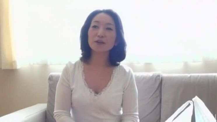 La loca zorra japonesa Mikiko Takanashi en lencería increíble, película JAV de masturbación