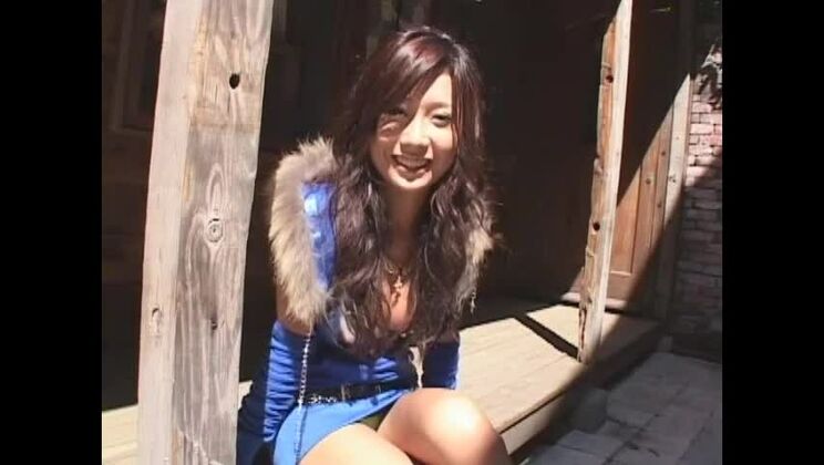 La fabulosa modelo japonesa Marina en Incredible Couple, película JAV en primera persona.