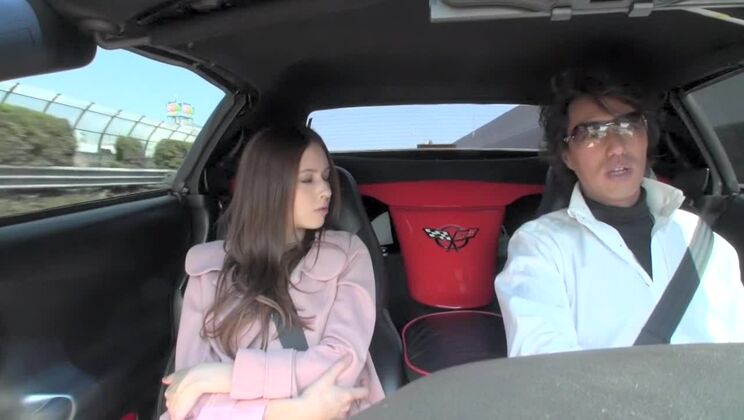 Puta japonesa cachonda en un increíble vídeo amateur en HD JAV.