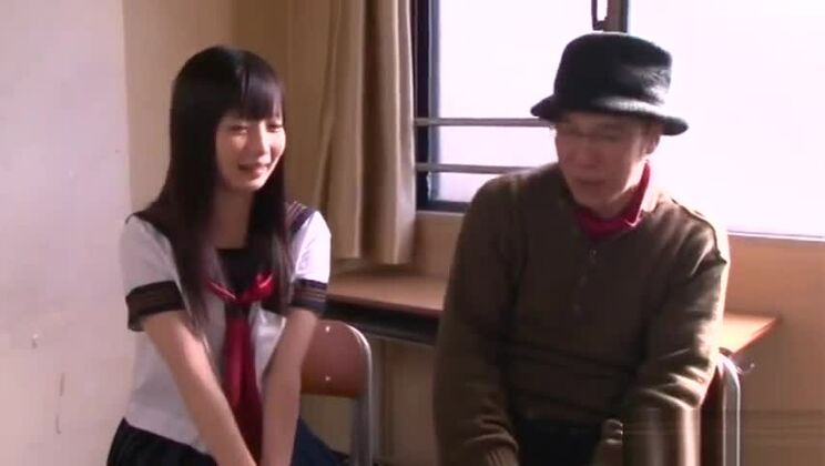 A ella le gustaría consumir mucho semen.