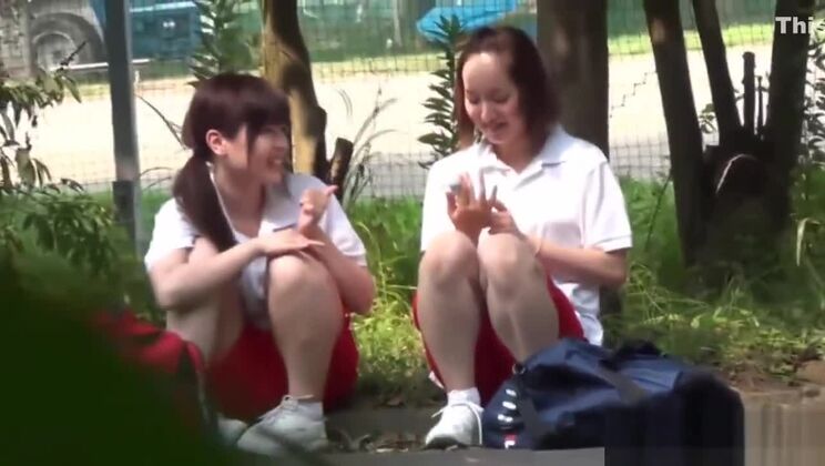 Asiáticas traviesas masturbándose