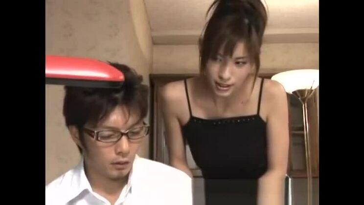 La encantadora novia conocía el comportamiento pervertido de su novio y quería acostarse con él.