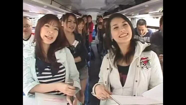 Loca japonesa puta Nao Mizuki, Maria Ozawa, Ryo Akanishi en Horny Voyeur, digitación JAV clip