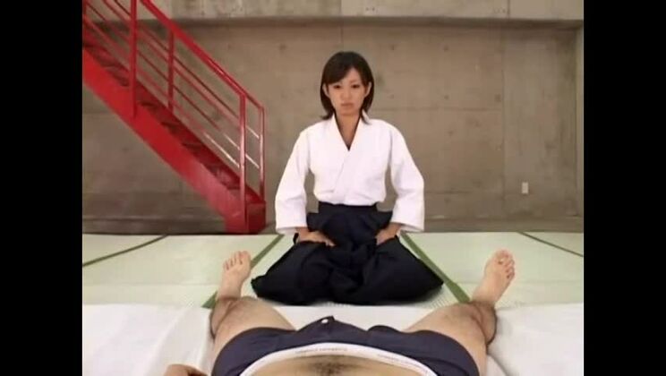 La puta japonesa más sexy en una mamada exótica, clip amateur JAV