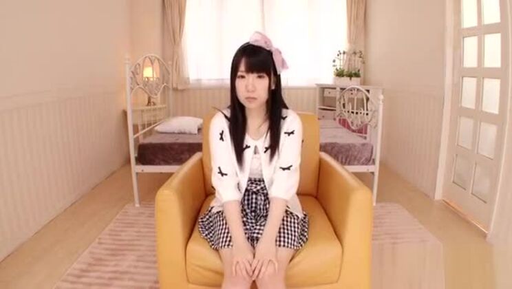 Una voluptuosa belleza japonesa es jugueteada.