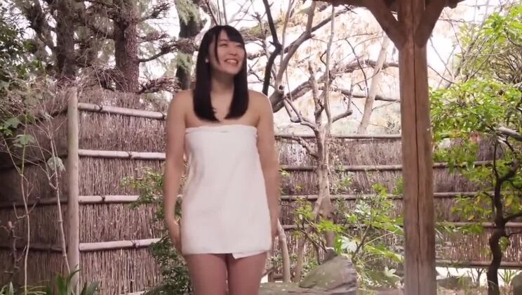 Increíble chica japonesa en una escena única de Mira JAV