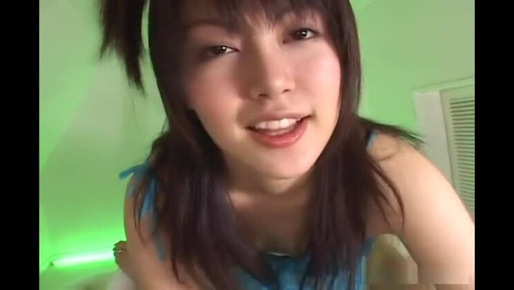 La encantadora zorra Ai haciendo una buena mamada