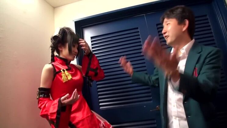 La mejor modelo japonesa en un vídeo porno japonés de sexo anal y tríos.