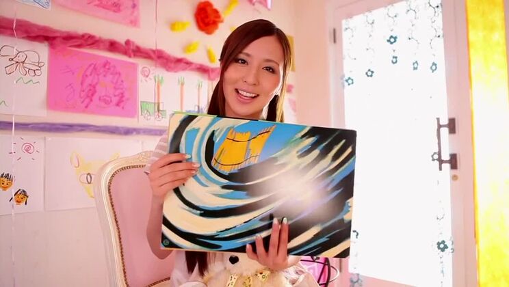 Chica japonesa exótica en una fabulosa película porno japonesa en HD.