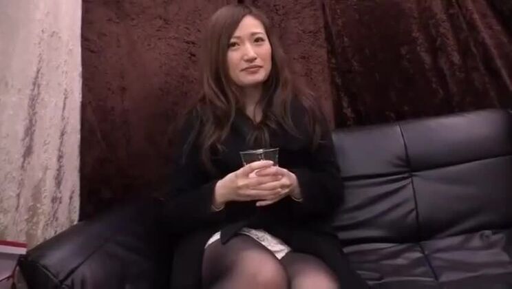 La mejor modelo japonesa en una gran película JAV solo para ti.