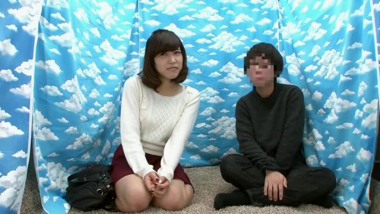 Modelo japonesa extravagante en un vídeo JAV de adolescentes fabulosas