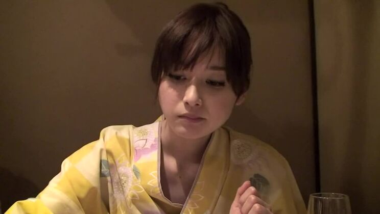 La mejor puta japonesa en Crazy Blowjob, vídeo JAV para adolescentes