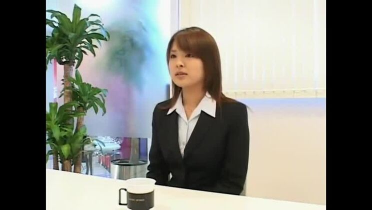 Modelo japonesa exótica en la oficina más caliente, escena de sexo oral JAV