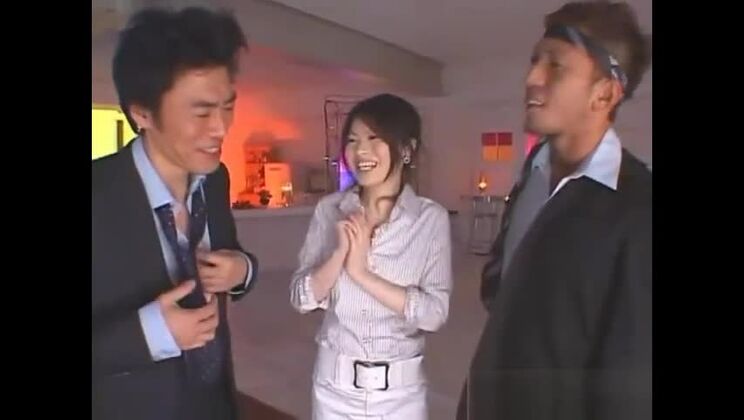 Primera impresión del debut exclusivo de ExclusiVE