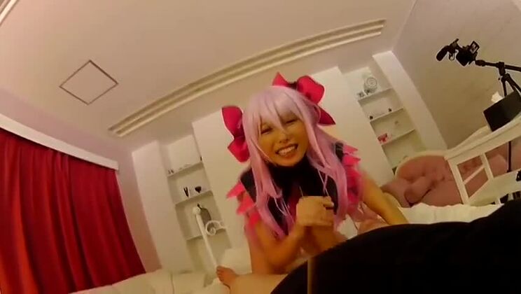 La princesa salvaje muestra su cuerpo desnudo.