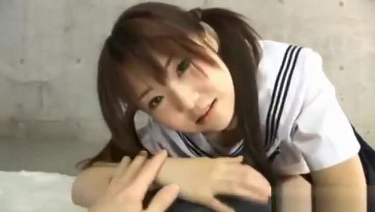 Una chica asiática se está iniciando en la parte 2.