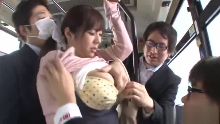 La mejor película porno japonesa, exclusiva solo para ti.