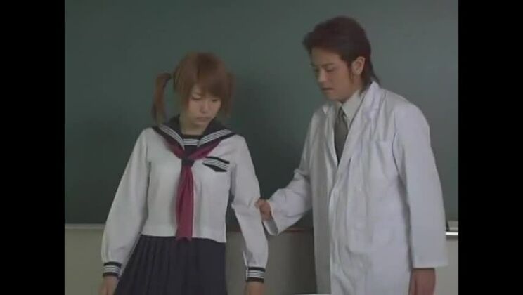 La fabulosa modelo japonesa Airu Misogi en un increíble vídeo de masturbación y sexo oral (JAV).