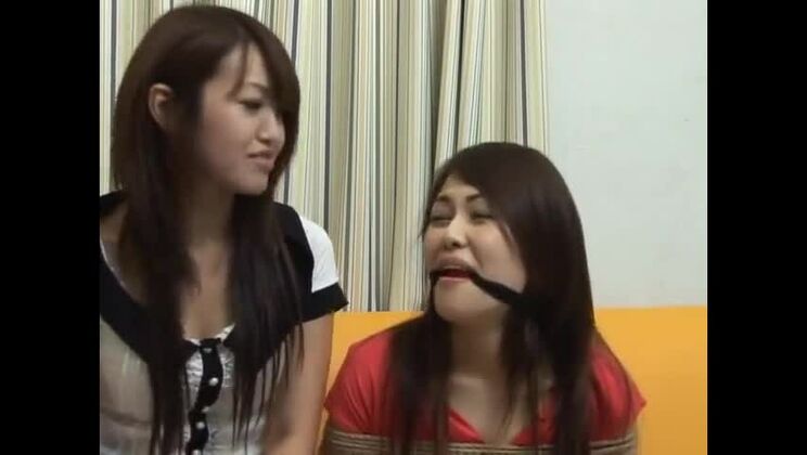 Excelente vídeo XXX de bondage solo para ti.