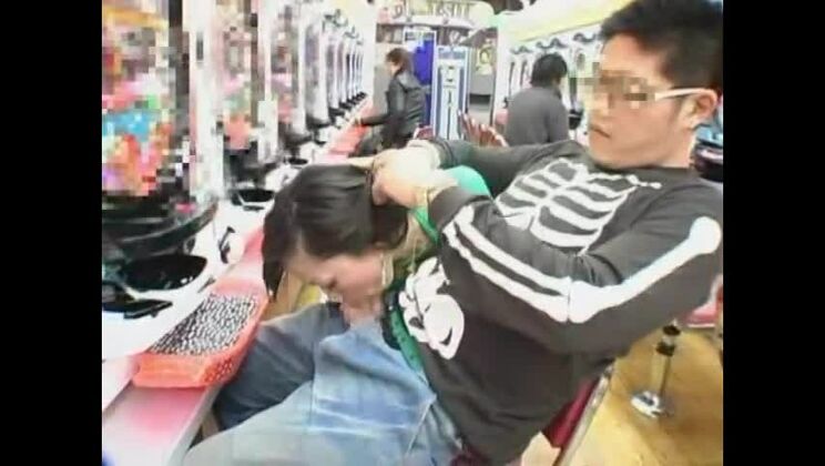 La exótica prostituta japonesa Erena Kurosawa, Moe 3, Mari Hida en la película JAV Crazy Public