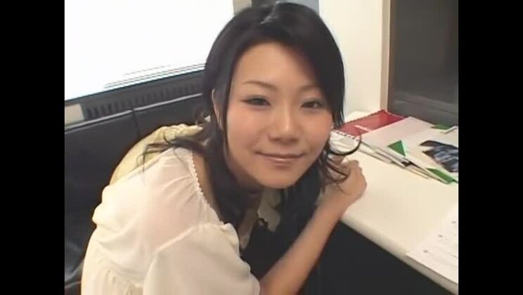 La chica japonesa más sexy, Jun Yoshinaga, en Fabulous Solo Girl, escena de masturbación/onanii JAV.