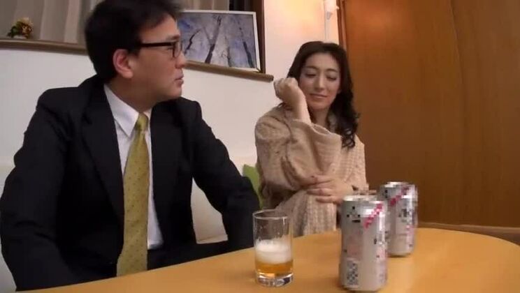 La puta japonesa más sexy Marina Matsumoto, Mizue Hanashima en la fabulosa película JAV de mamadas y pollas grandes.