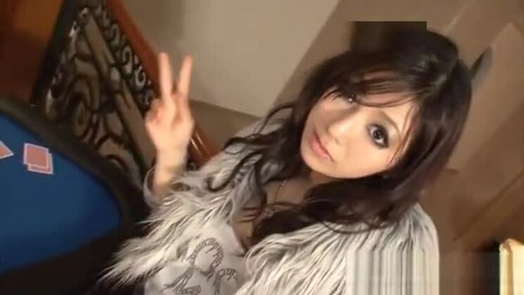 Coño asiático pervertido follando