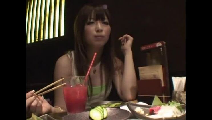 La fabulosa chica japonesa Kaori Aikawa en Crazy Big Tits, Doggy Style JAV video