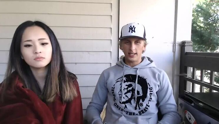 Una chica increíblemente linda fue follada en la webcam.