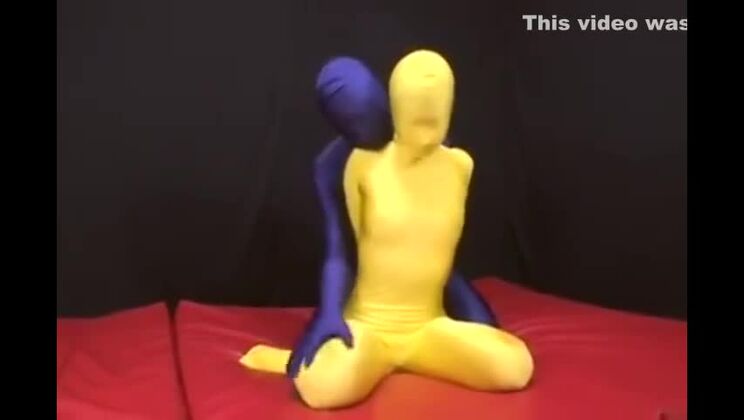 zentai amarillo