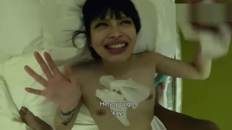 Tratamiento facial definitivo en una escort japonesa