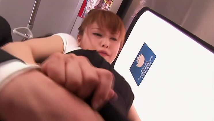 Chica japonesa loca en la escena de masturbación más caliente, JAV pública