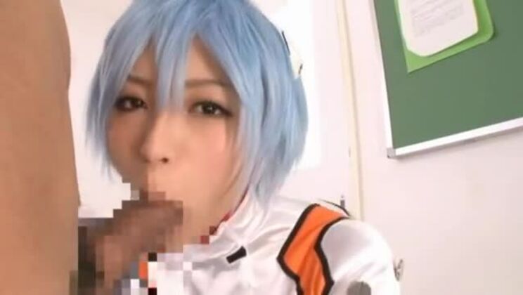 Muñeca cosplay asiática encantadora de Yuu Namiki