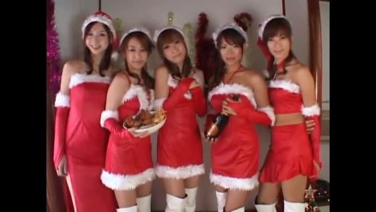 La cachonda japonesa Emiri Sena, Airu Kaede y Ryo Mishima en un increíble vídeo POV JAV de fetiches.