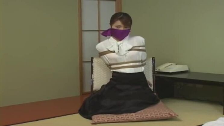 Excelente escena XXX de bondage, échale un vistazo.