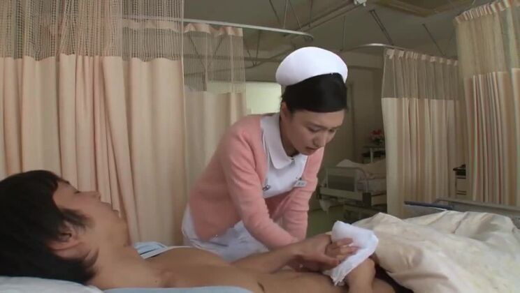 Increíble modelo japonesa en la nueva película JAV de sexo oral/fera, preciosa.