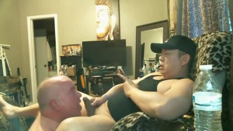 ¡¡¡EL ABUELO PERVERTIDO AMA LA ORINA Y EL SEMEN!!!