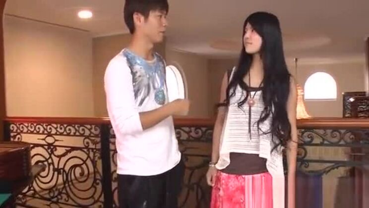 Sexo tentador con una ardiente chica asiática