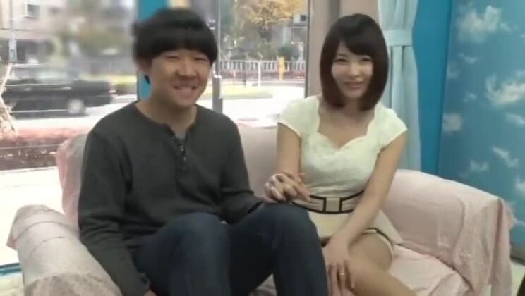 Nueva prostituta japonesa en escena caliente de JAV, mira el programa.