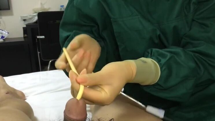 Dios, me duele el pene~