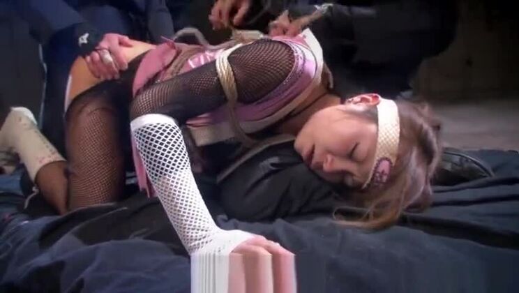 La ninja japonesa Sumire Matsu fue follada y se convirtió en esclava, sin censura.