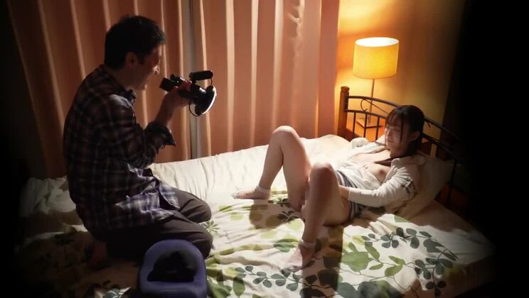 Shic-203 seducido por el hijo de su pareja de segundas nupcias