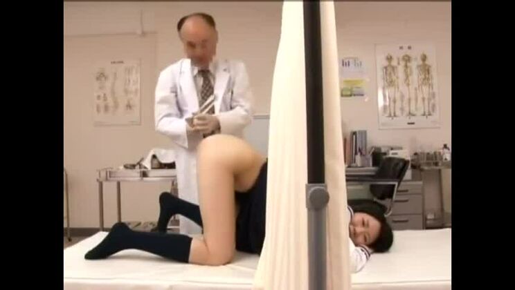 La chica japonesa más nueva en una escena JAV exclusiva de pechos pequeños solo para ti.