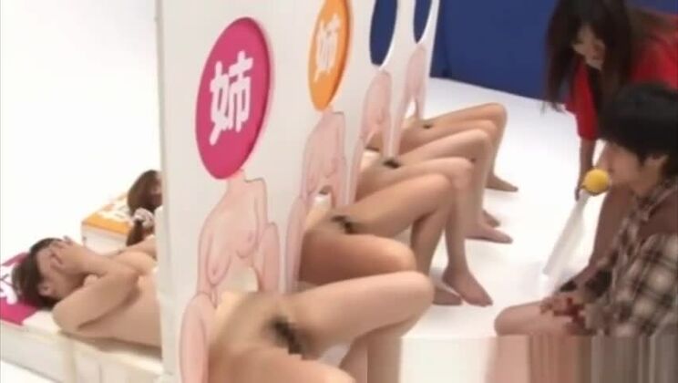 Una chica asiática recibe una buena follada y no puede parar.